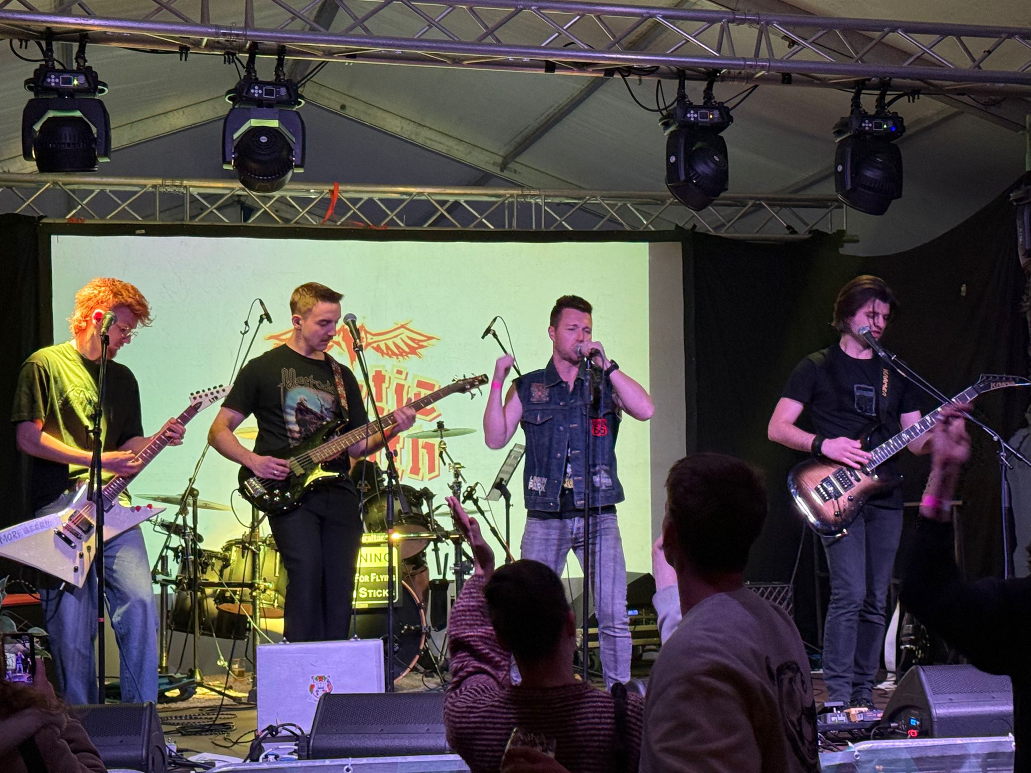 Static Youth live op Bruin Café